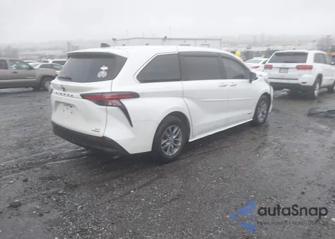 2021 Toyota Sienna Xle z USA, uszkodzony, nr VIN 5TDYRKEC1MS005816